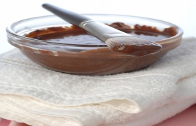 Làm mịn vùng da khuỷu tay