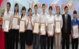 21 sinh viên nhận học bổng “DTL - Thắp sáng ước mơ sinh viên Bình Dương”