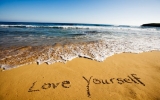 Đừng “hà tiện” tình yêu với bản thân