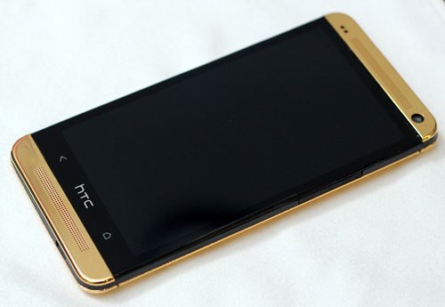 HTC-One-gold-1.jpg