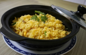 Cơm chiên cá mặn