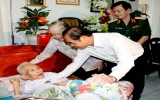 Provincial Party Committee Secretary pays gift visit to Colonel Nguyen Van May