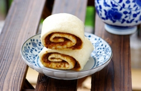 Bánh bao cuộn nhân mặn