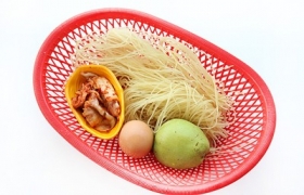 Bún trộn kiểu Hàn Quốc
