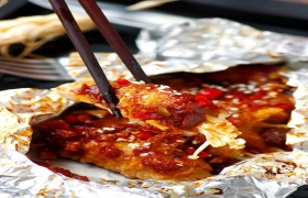Bò cuộn nấm nướng giấy bạc