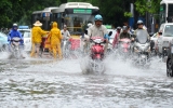 Siêu bão tiến nhanh vào biển Đông, Nam Bộ mưa to vì áp thấp