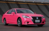 Toyota Crown màu hồng cho phái đẹp