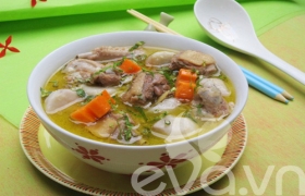 Canh vịt nấu khoai sọ