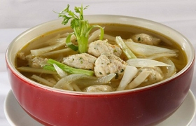 Canh măng gà viên