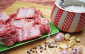 Sườn heo kho tiêu