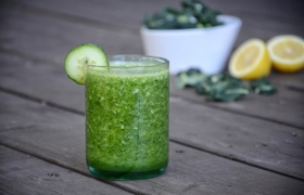 Sinh tố chanh, gừng và dưa chuột