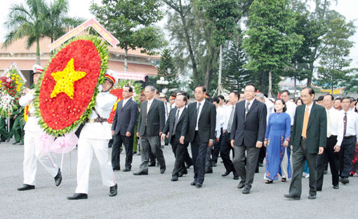 Lãnh đạo tỉnh viếng Nghĩa trang liệt sĩ