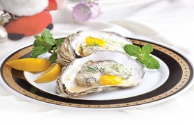 Hàu vọng nguyệt