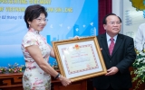 Granting Friendship medal to former president of VSIP Company