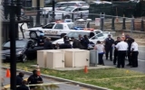 Cảnh sát Mỹ bắn hạ một nghi can ngoài nhà Quốc hội