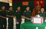Lực lượng vũ trang tỉnh ủng hộ đồng bào lũ lụt miền Trung
