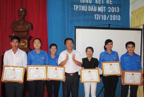 Tổng kết hoạt động hè năm 2013 ở thành phố Thủ Dầu Một: Nhiều hoạt động sôi nổi và bổ ích