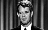 “Em trai Tổng thống Kennedy ăn cắp óc của anh sau vụ ám sát”