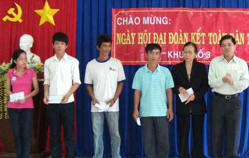 Lấy sức dân chăm lo cho dân