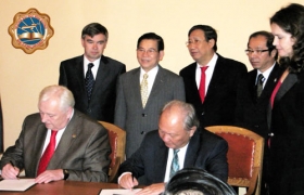 Nước Nga, xa mà gần