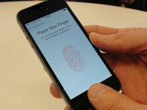 Touch ID trên iPhone 5S. Ảnh: Cnet.