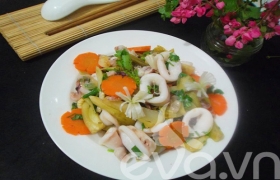 Ngon cơm với mực xào dưa chua
