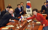 Tổng thống Nga hội đàm với người đồng cấp Hàn Quốc