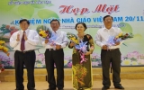 Họp mặt mừng 31 năm Ngày Nhà giáo Việt Nam