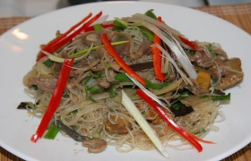 Lòng gà xào miến