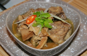 Đậm đà đùi vịt kho măng khô
