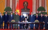 Chủ tịch nước Trương Tấn Sang ký lệnh công bố Hiến pháp