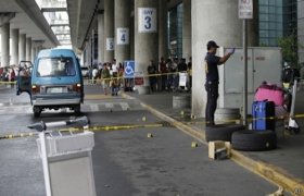 菲律宾马尼拉机场发生枪击案，造成四死四伤