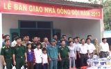 Ban Chỉ huy Quân sự huyện Bến Cát trao tặng nhà đồng đội