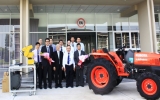 Japanese businesses present equipment to EIU