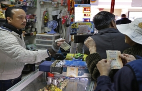 Tài xế gốc Việt trúng độc đắc hàng trăm triệu USD