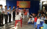 Hội Doanh nhân trẻ tỉnh tặng quà tết cho trẻ em nghèo
