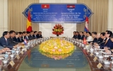 Vietnamese, Cambodian PMs discuss stronger links