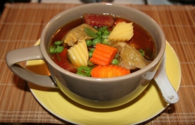 Soup bắp bò hầm rau củ