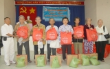 Needy people receive Tet gifts