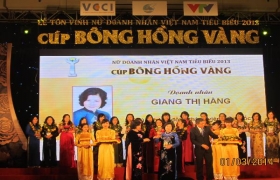 Tôn vinh 100 nữ doanh nhân tại “Cúp Bông hồng vàng 2013”