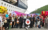 载有2100名游客的美国游轮抵达承天-顺化省云脚港