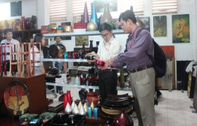 Phát huy hiệu quả du lịch làng nghề truyền thống : Phát triển du lịch làng nghề - Lợi thế và khó khăn