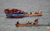 Italy cứu gần 4.000 người nhập cư bằng đường biển