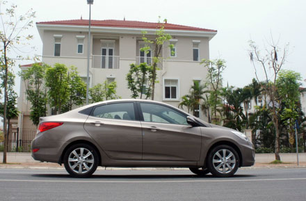 Hyundai Thành Công ra mắt phiên bản Accent mới
