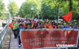 Tuần hành tại Hà Lan yêu cầu Trung Quốc rút giàn khoan