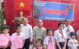 Phường Phú Cường, TP.TDM: Trao tặng 149 phần quà cho trẻ em vượt khó học giỏi