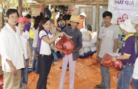 Thắp lên ngọn lửa nhân ái