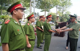 Công an Bình Dương hưởng ứng cuộc vận động học tập và làm theo tấm gương đạo đức Hồ Chí Minh:  Vinh danh các tập thể, cá nhân tiêu biểu