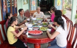 Chào mừng Ngày Gia đình Việt Nam (28-6):  Bữa cơm gắn kết yêu thương
