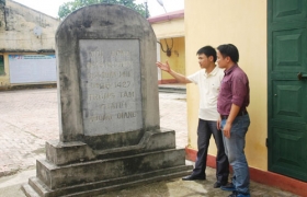 Tổ quốc bên bờ sóng: “Tắt muôn đời chiến tranh”